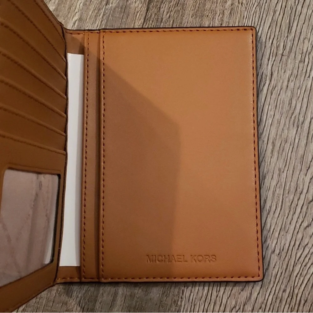 Michael Kors Passport Wallet. Brown & Gold. - Picture 5 of 6